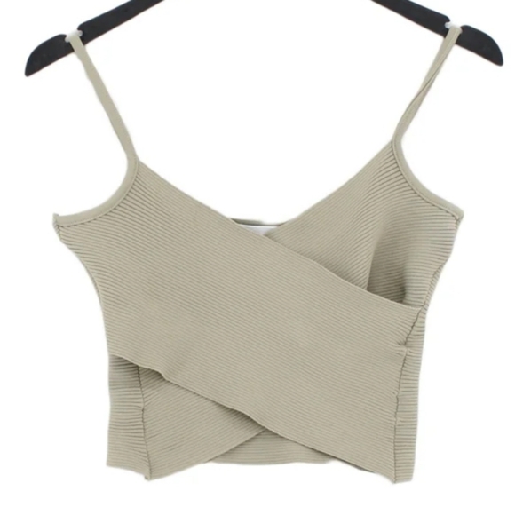 Pull and Bear Deep V Crop Top - Picture 1 of 4